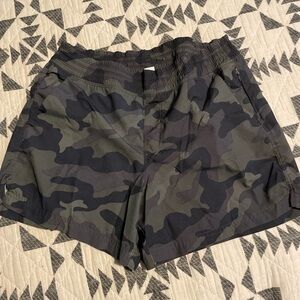 4 for $10 Old Navy Stretch Tech Green Camo Shorts Medium